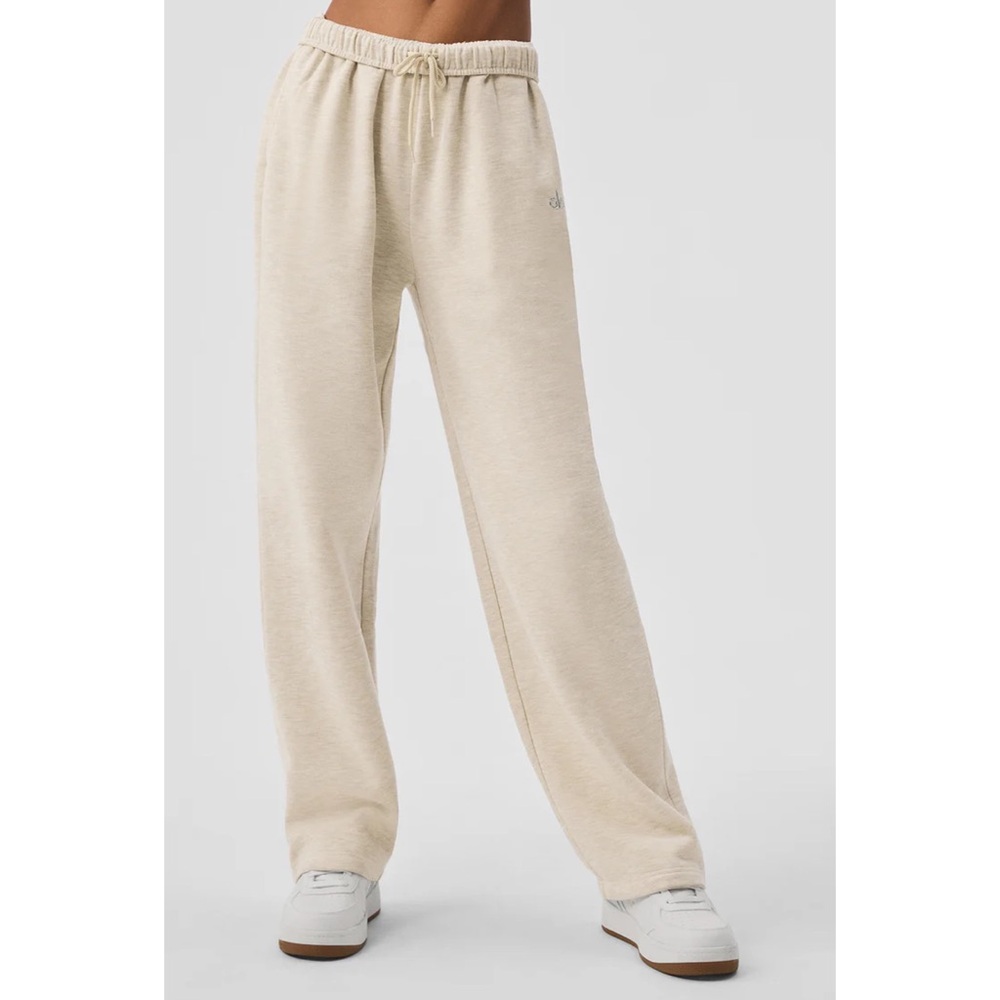 Alo Yoga Accolade Straight Leg Sweatpant